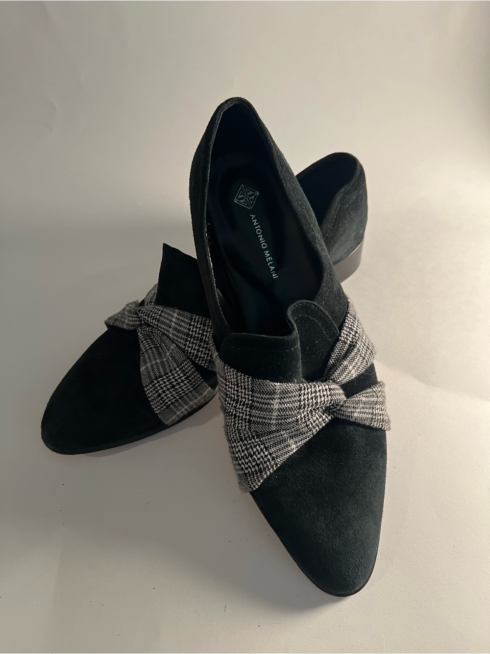 Women’s Antonio Melani Black Suede Knot-Detail Loafers Size 9.5
